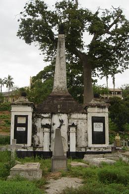 de Old Dutch Cemetery in Elmina