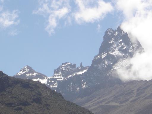 Prachtig uitzicht op de besneeuwde toppen van de 5200m hoge mount Kenya.
